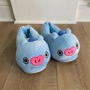 BT21 MANG Plush Indoor Slippers (Brand New!)